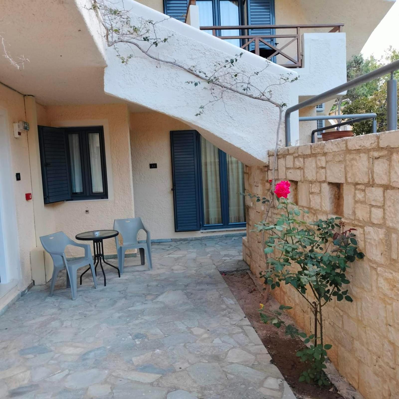 Nancy - Chara Apartments การ์เตรอส ภายนอก รูปภาพ